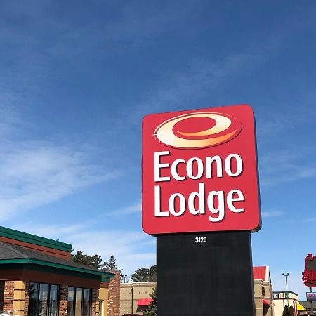 Econo Lodge Вісконсін-Репідз Екстер'єр фото
